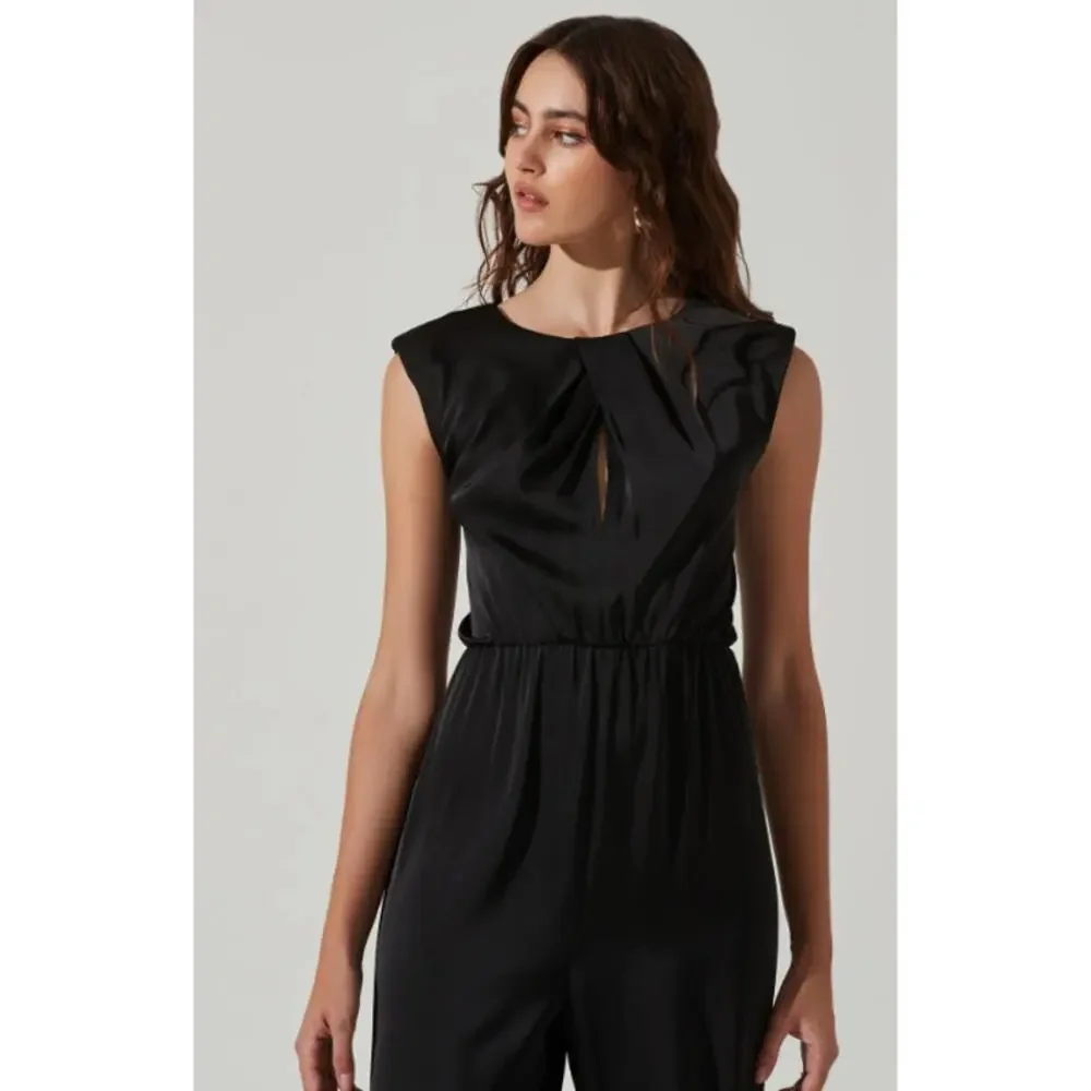 ASTR The Label Inverted Pleat Neck Sleeveless Wide Leg Jumpsuit Black Size S NWT